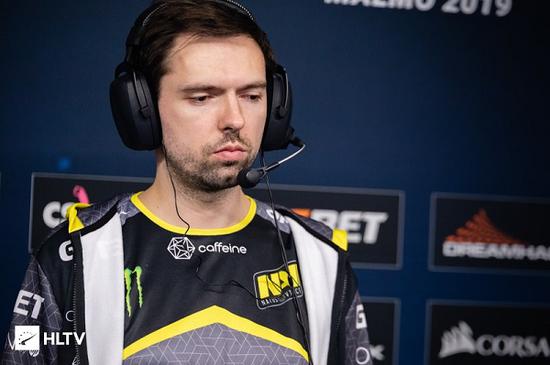 AMD锐龙AI MAX系列引领本地化AI革命的智能体主机新模式